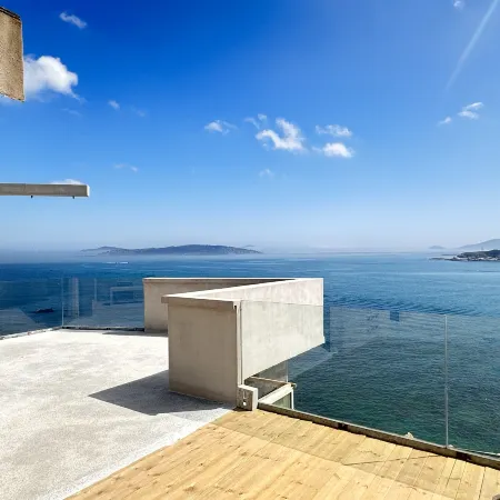 Sheeteen TideCliffs Scenic Apartment