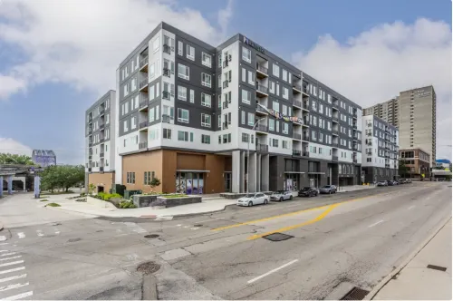 Cozysuites Artistry Cincy