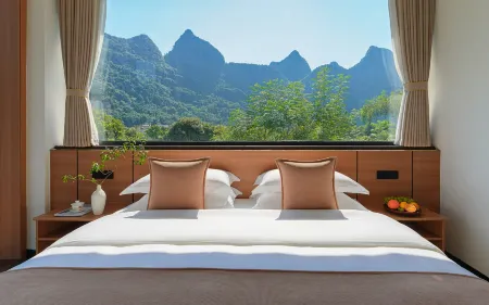 Yayuan Resort Hotel Отели рядом с достопримечательностью «Yulong Bridge»