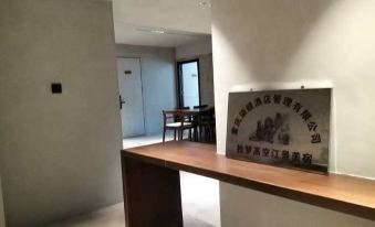 Shimeng High Altitude River View Boutique Hotel