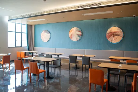 Roman City Hotel Отели в г. Гаоан