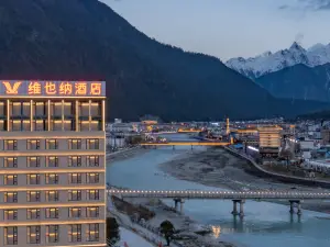 Top 10 4-Star Select Hotels in Bome