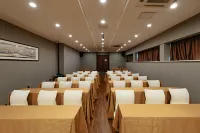 Homeinn Pebble Hotel (Korla Kongque River)
