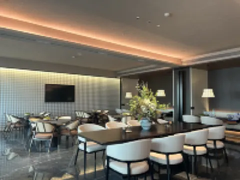 Guiyang Flower Orchard Twin Towers Atour Hotel