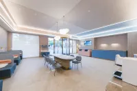 Hanting Hotel (Jingjiang Bus Station Food Street Branch)