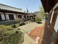 Hunchun Yuanzili Homestay (Yi Yan Wang San Guo Fangchuancun) Отели рядом с достопримечательностью «Пейзажный район Чунгхуа»
