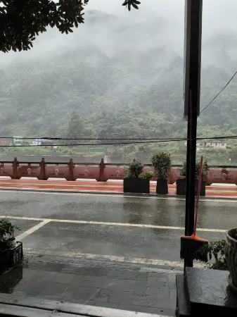 YunYing Mountain dwelling Отели рядом с достопримечательностью «Yingxiu Earthquake Site»