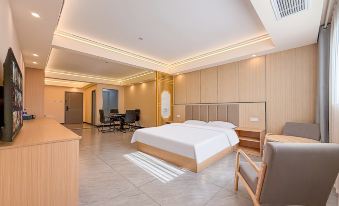Yijia Hotel (Shanghai Road Branch near Beihai Art College)