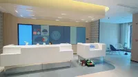 Home Inn (Linjiang Jiangxin Island Yalu River Branch)
