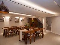 Yiyu Mubai (Tiantai Tongbai Palace) Hotels in Tiantai County