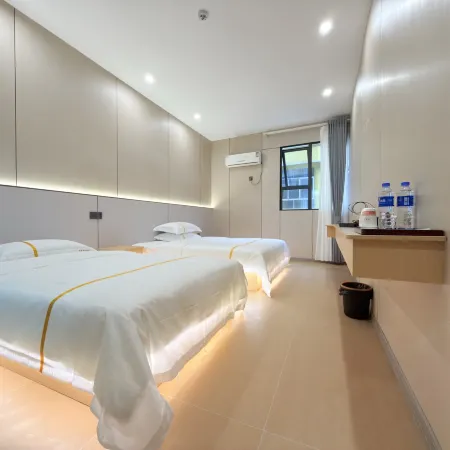 Cangxi Jinhao Business Hotel