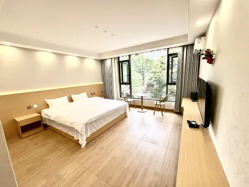 Yujing Fengwu Jiutian Homestay - Farmhouses