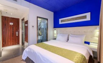 Yi Hotel