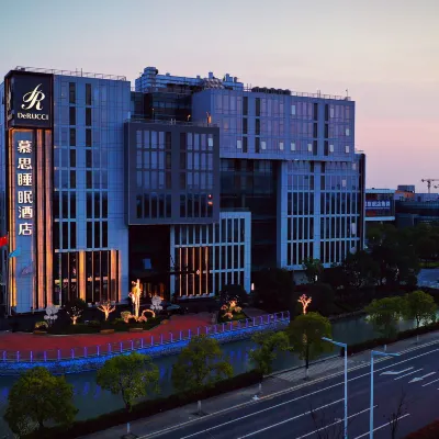 DeRUCCI Hotel(Shanghai Hongqiao Jiasong Middle Road Subway Station Store) Hotels near Shanghai Outlets