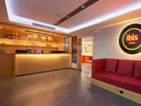 Ibis Hotel (Beijing Shichahai Gulou Street Metro Station) Hotels near Houhai