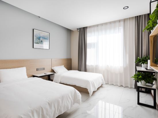 Mijia Youth Hotel