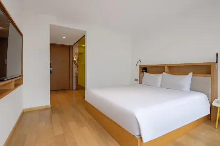 GEM Hotel (Shanghai Bund Nanjing East Road Pedestrian Street shop)