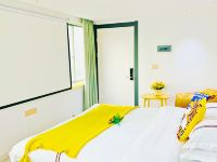 杭州爱一座城民宿式酒店 - 加州阳光橙大床房