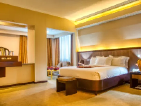 Elilly International Hotel Hotels near Chiromeda Market