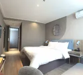 Homeinn · neo (Yingtan Kaixiang New World Center Square Jiaotong Road)