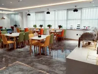 Awei Holiday Hotel (Beihai Community Branch, Wenchang Road, Jiyuan)