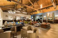 Mr & MRS Smith HÔTEL Chais Monnet