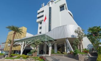 Lux Tychi Hotel