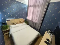 Huayi Hotel （Jinan Baotu Spring store） Отели рядом с достопримечательностью «Озеро Пяти драконов»