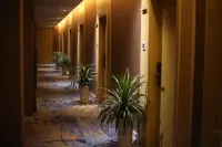 Xuancheng HuangYue Business Hotel
