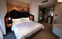 Jinshanling Great Wall Hotel Hotel di Luanping
