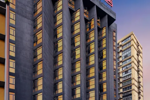 Yijin Meiyi Hotel (Yichang Binjiang Park CBD Shopping Center)