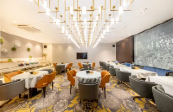 ジンイー ヨウシュエンホテル(フフホト鉄道駅公主府地下鉄駅）