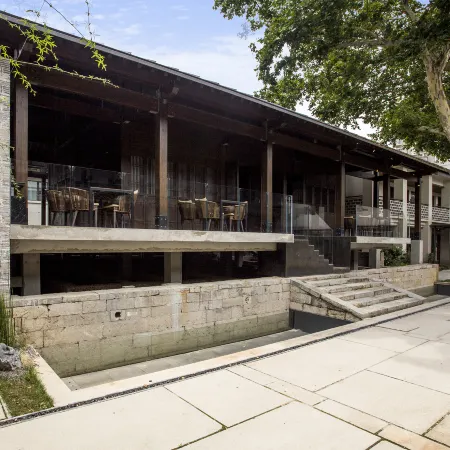 Blossom House Nanjing Laomendong · Zhuqueli Отели рядом с достопримечательностью «Ворота Чжунхуамынь»