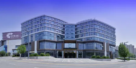 LIZ Hotel (Taiyuan South Railway Station Wusu Airport Branch)