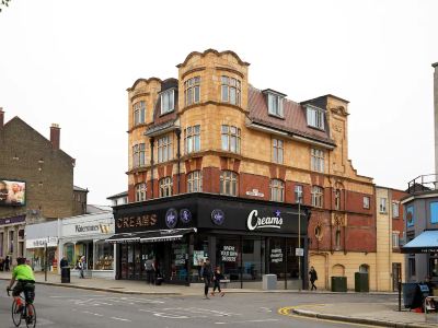Superb 3 Bed / 2Bath Flat Free WIFI Pets Allowed