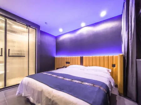 Flying Fish E-sports Hotel (Ganzhou South Bus Station)