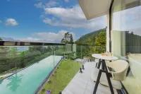 染柒半山雲舍