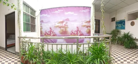 Xingping Sunshine Hotel