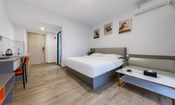 Siji Light Luxury Hotel Apartment (Foshan Guangfo Zhicheng AEON Menglecheng Branch)