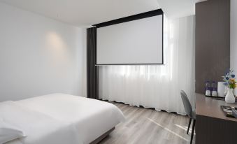 Towo Shangpin Hotel (Hanzhong Central Plaza high speed railway station store)