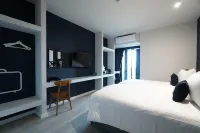Blu Monkey Hub and Hotel Chanthaburi - balcón