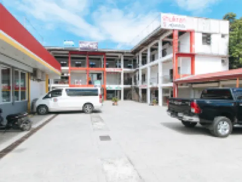 RedDoorz @ Shukran Rentals OPC Pampanga Hotels in Candaba