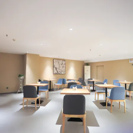 Jinjiang Huazhi Select Hotel (Siping Railway Station Branch)