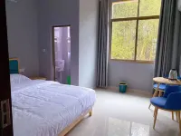 Hyatt Regency Hotels near Huaguo Mountain Scenic Area