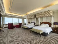 Hilton Fukuoka Sea Hawk Hotels near Yahoo Dome