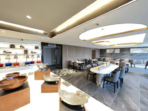 Homeinn Plus Hotel (Hangzhou Tonglu Fuchunjiang) Отели рядом с достопримечательностью «Xiaosatonglu»