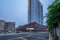 GreenTree Eastern Hotel (Yulin Yuntian Cultural City Cultural Plaza Branch) - ที่มีที่จอดรถ