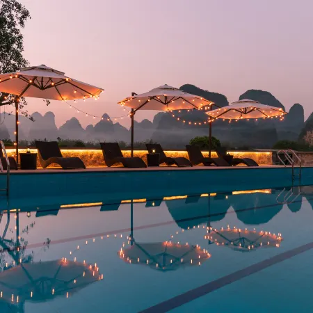 Moon Villa (Yangshu Ten-mile Gallery Yulong River)