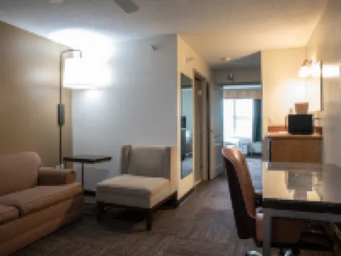 樂逸客棧套房 馬里恩酒店