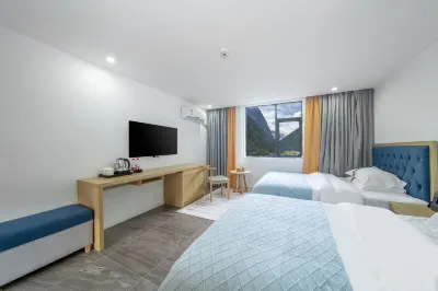 Yunjian Mountain Hotel (Jiuzhaigou Goukou)